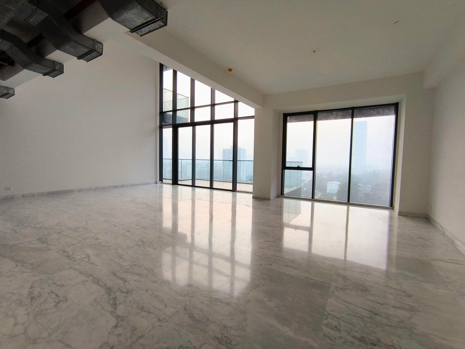 Trump Tower 4 bhk for rent